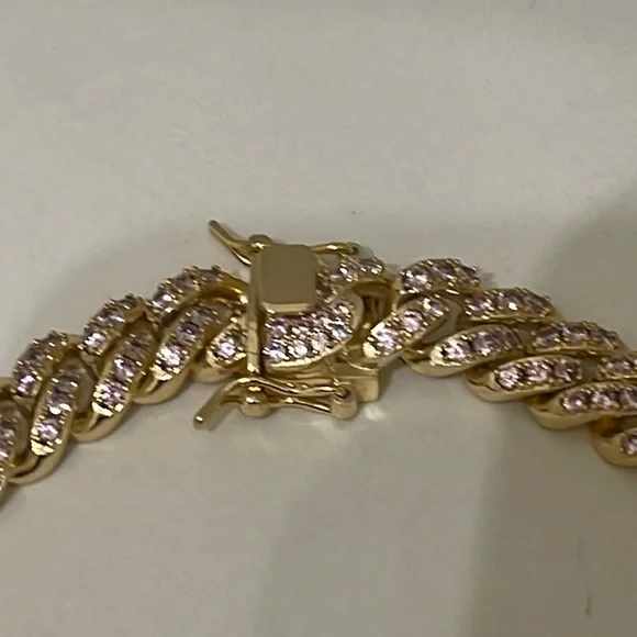 Amy Shehab Cuban Link Necklace - Picture 3 of 6